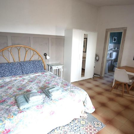 Ca' La Stella Sea-View Apartments Porto Azzurro Zewnętrze zdjęcie